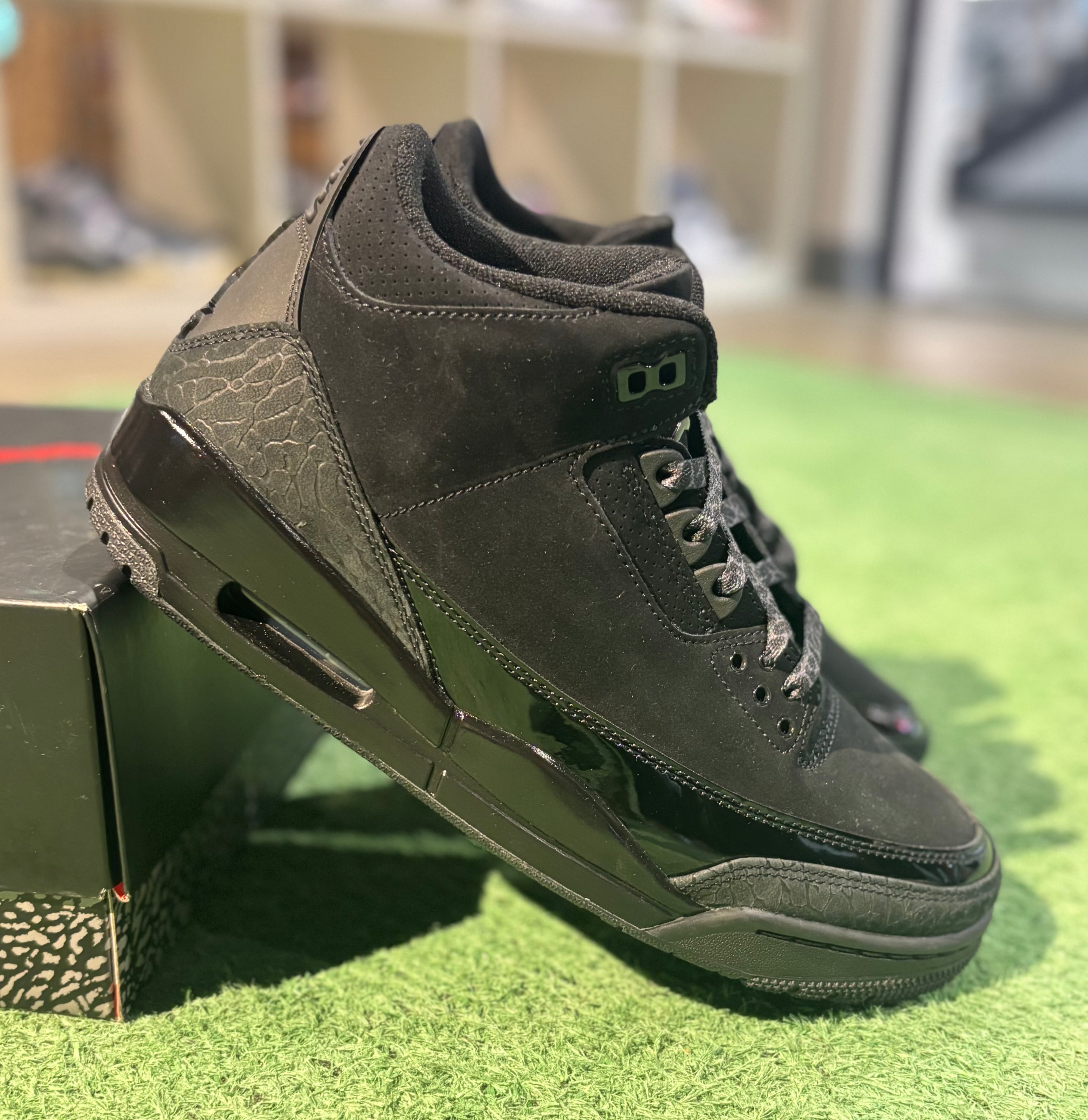 Jordan 3 Black Cat