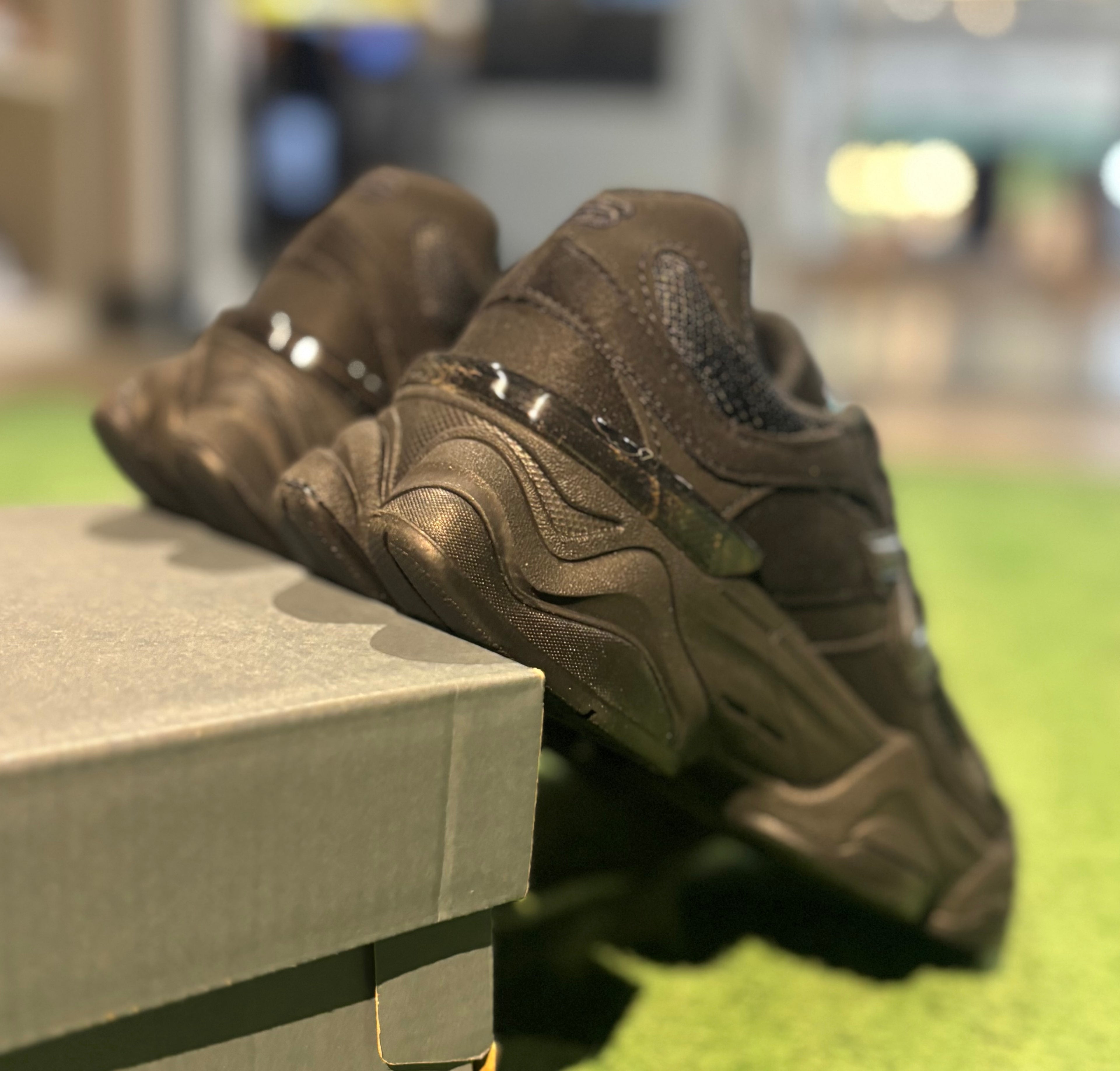 New Balance 9060 Triple Black