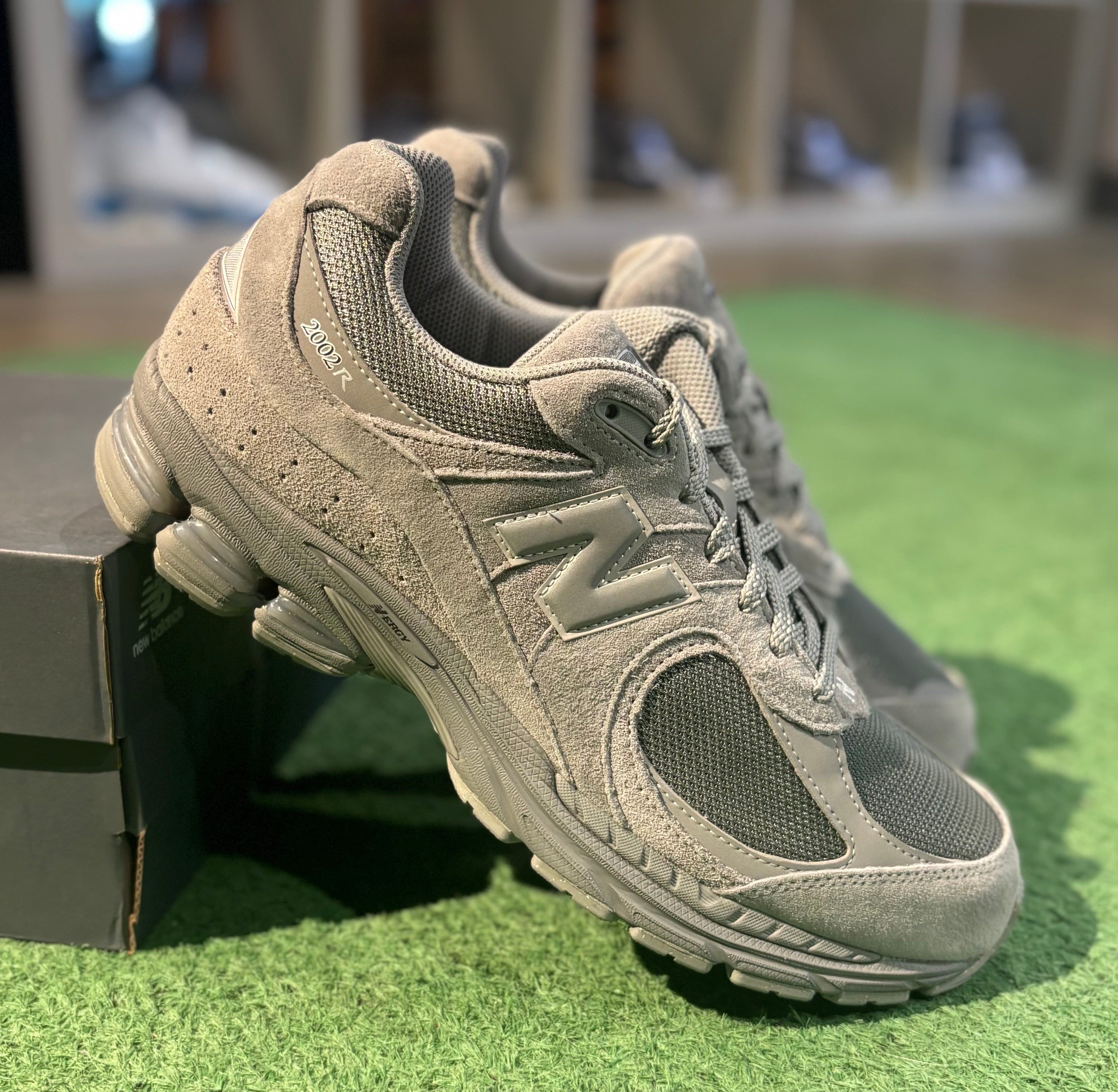 New Balance 2002R Grey/Grey