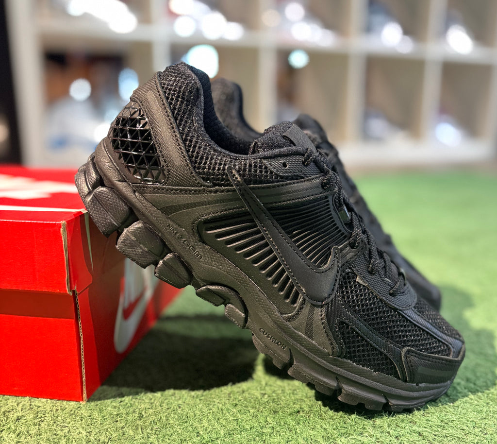 Nike Vomero 5 Black/Black
