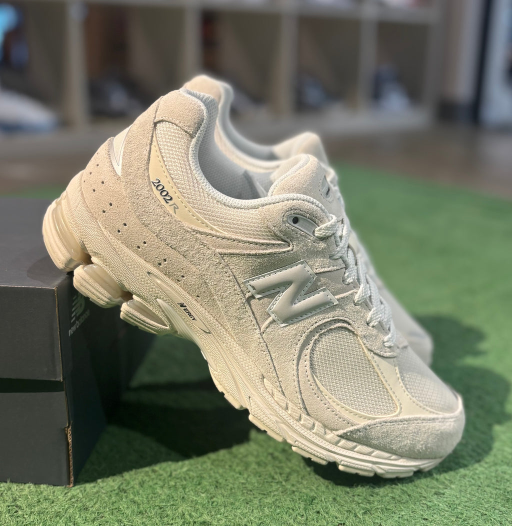 New Balance 2002R White Grey