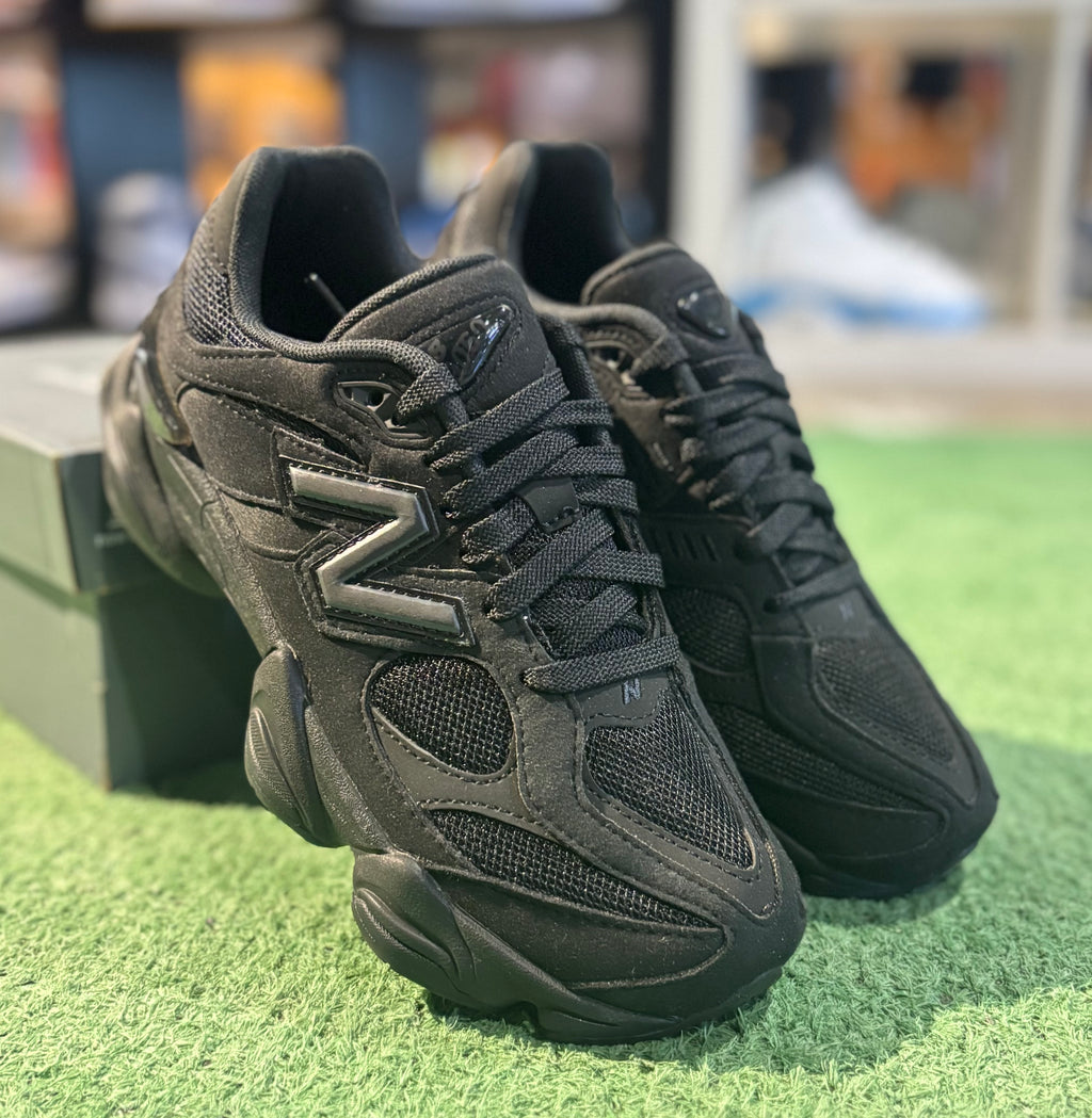 New Balance 9060 Triple Black
