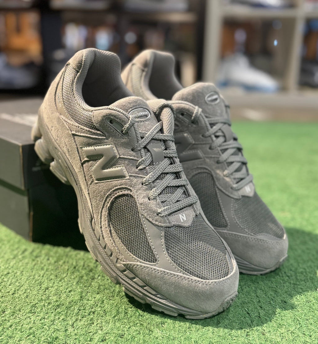 New Balance 2002R Grey/Grey