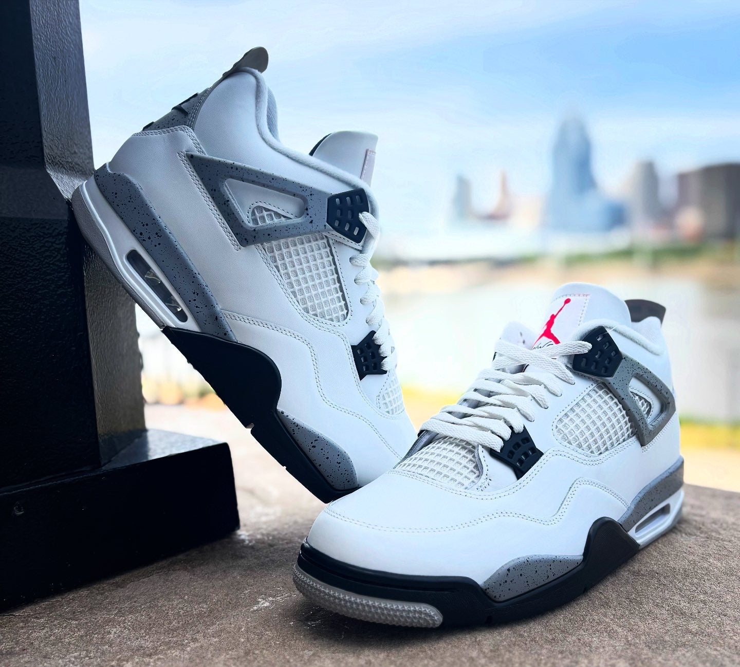 Jordan 4 White cement