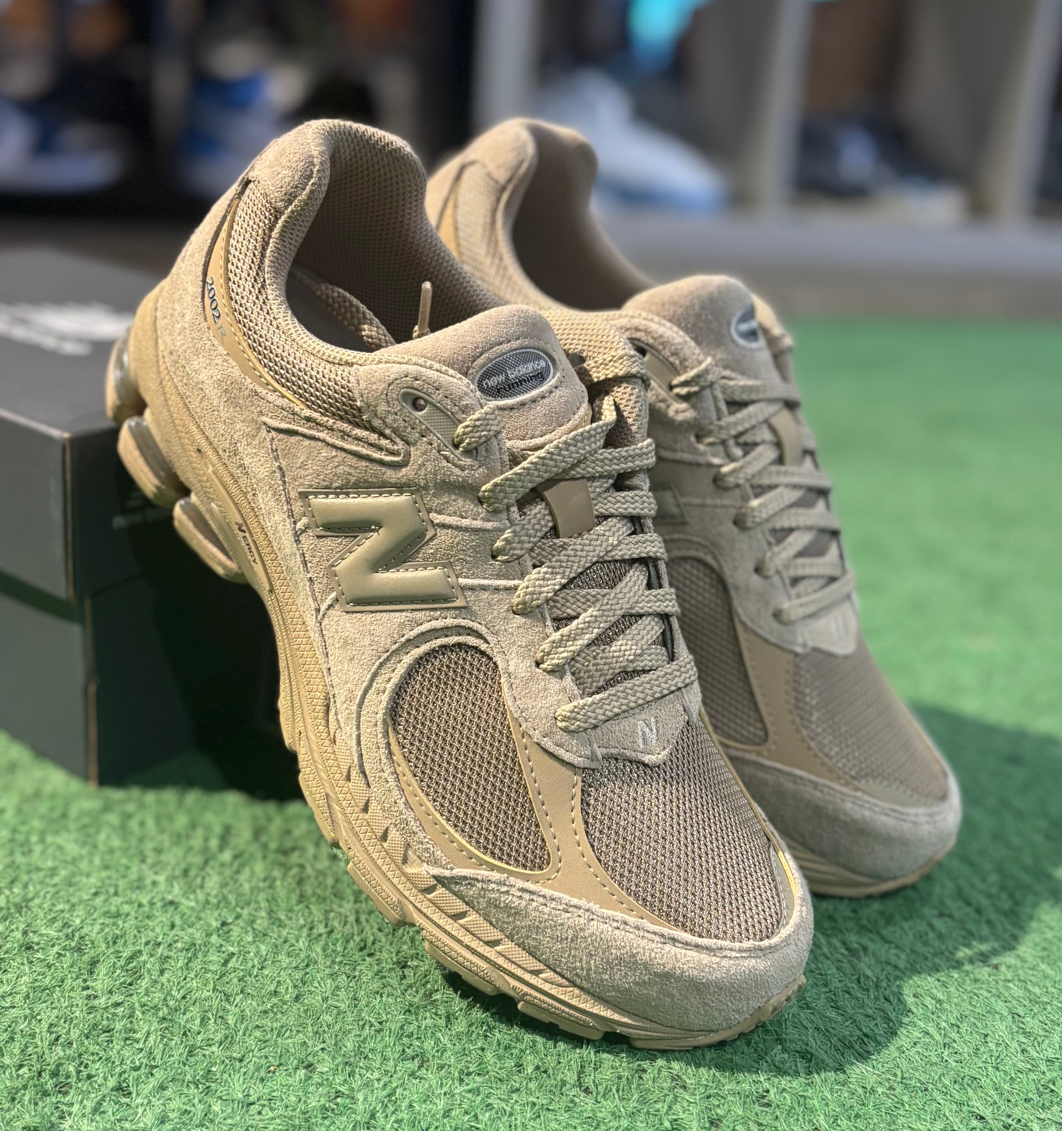 New Balance 2002R 
Brown/Grey