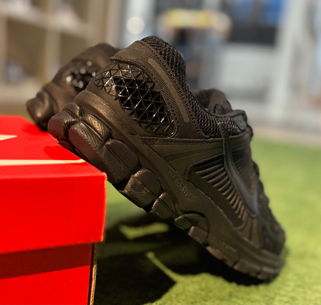 Nike Vomero 5 Black/Black