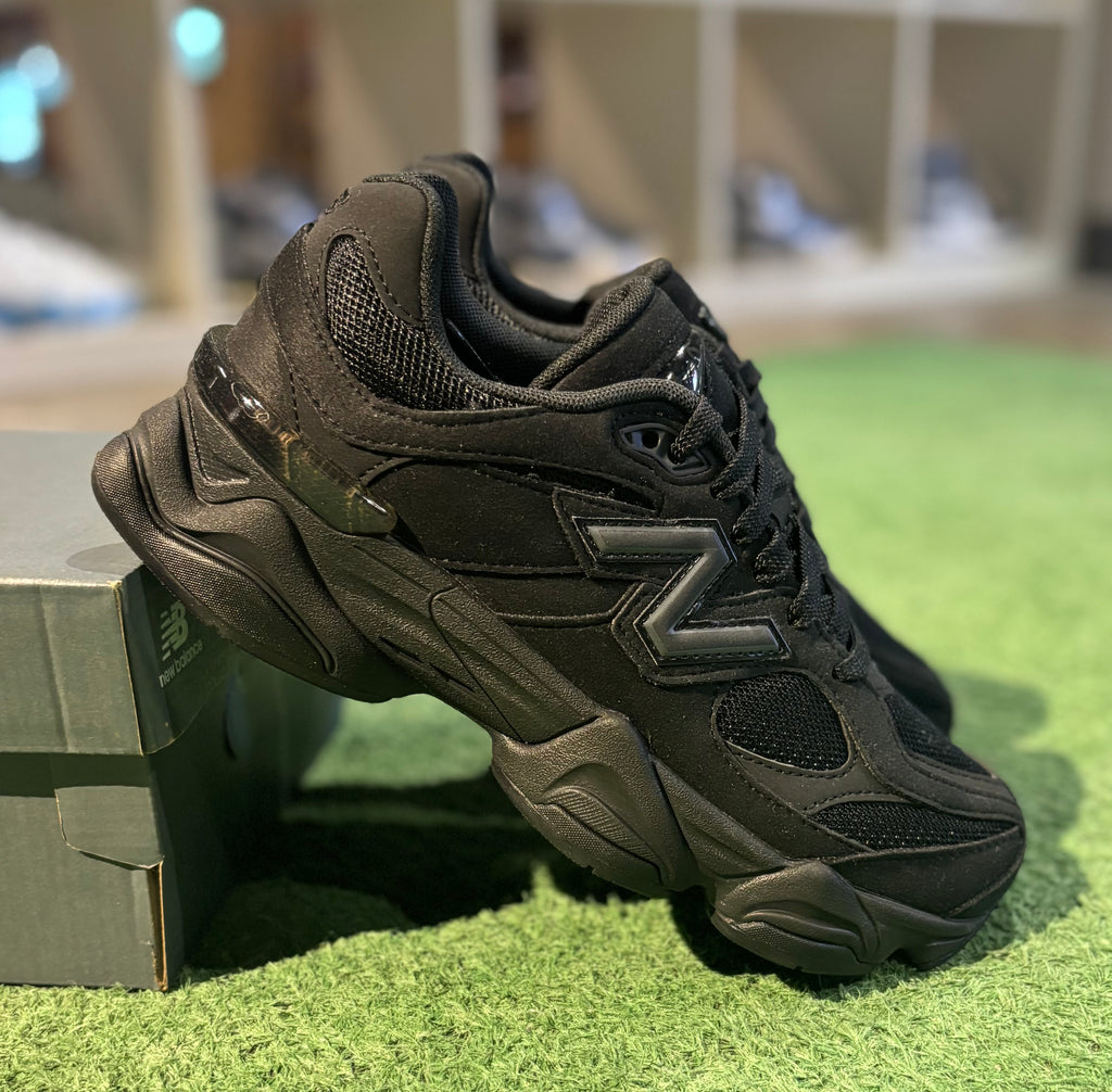 New Balance 9060 Triple Black