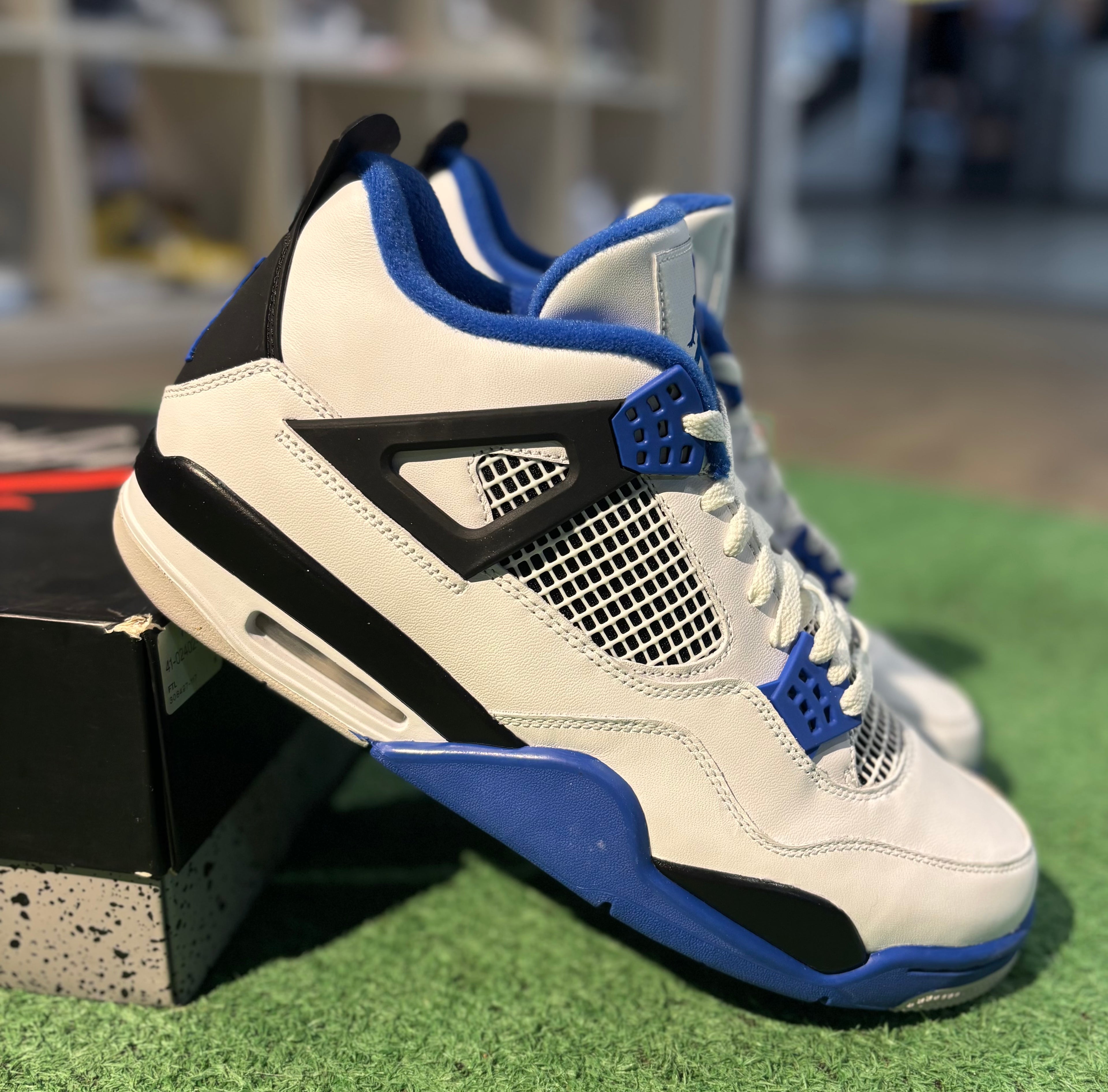 Jordan 4 Motorsport