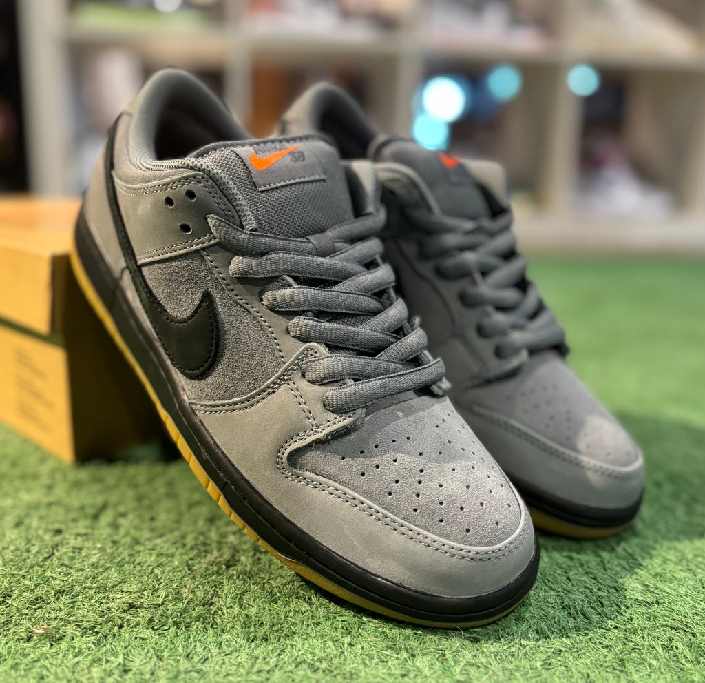Nike Dunk SB Smoke Grey Gum Sole