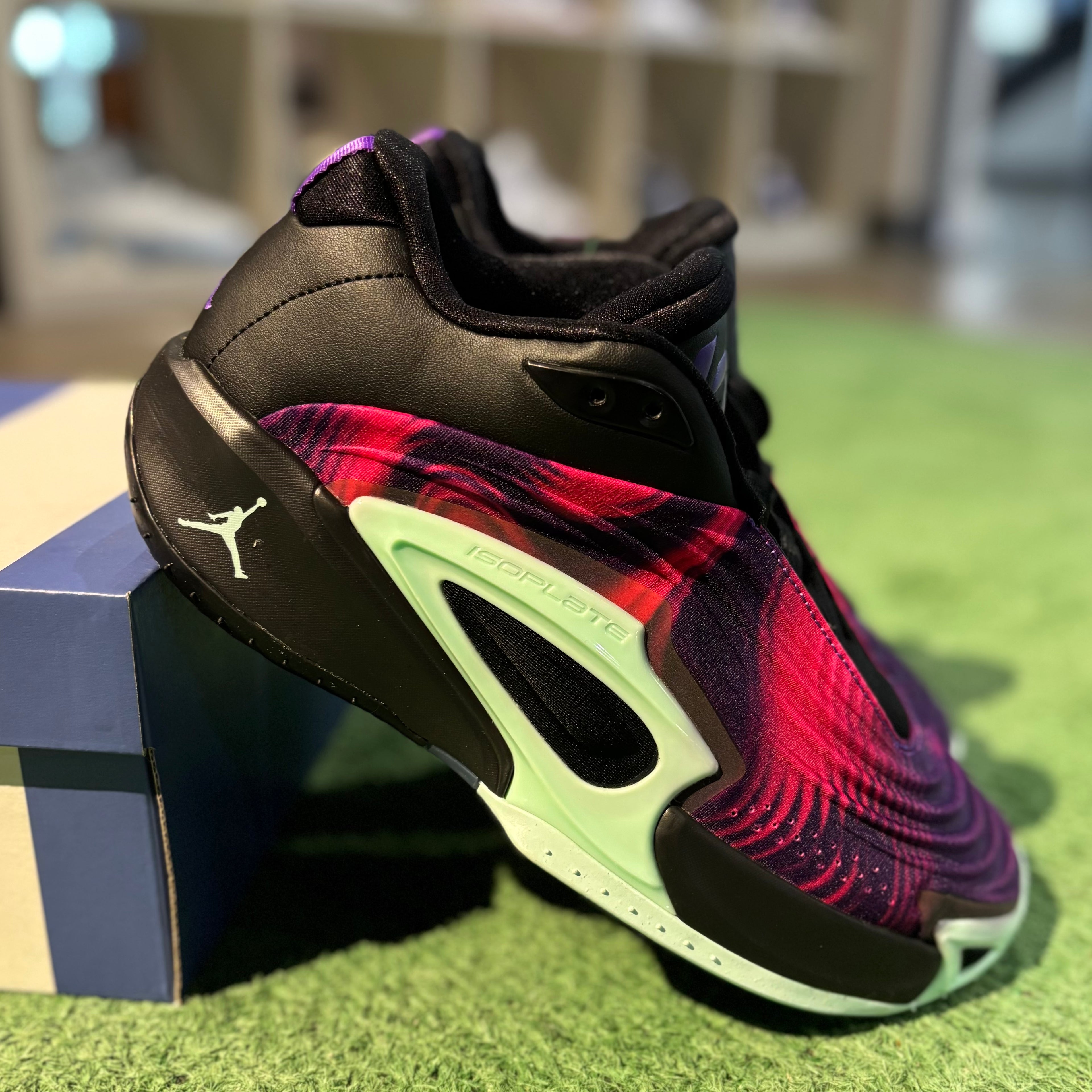 Jordan Luka Black/Hyper Grape