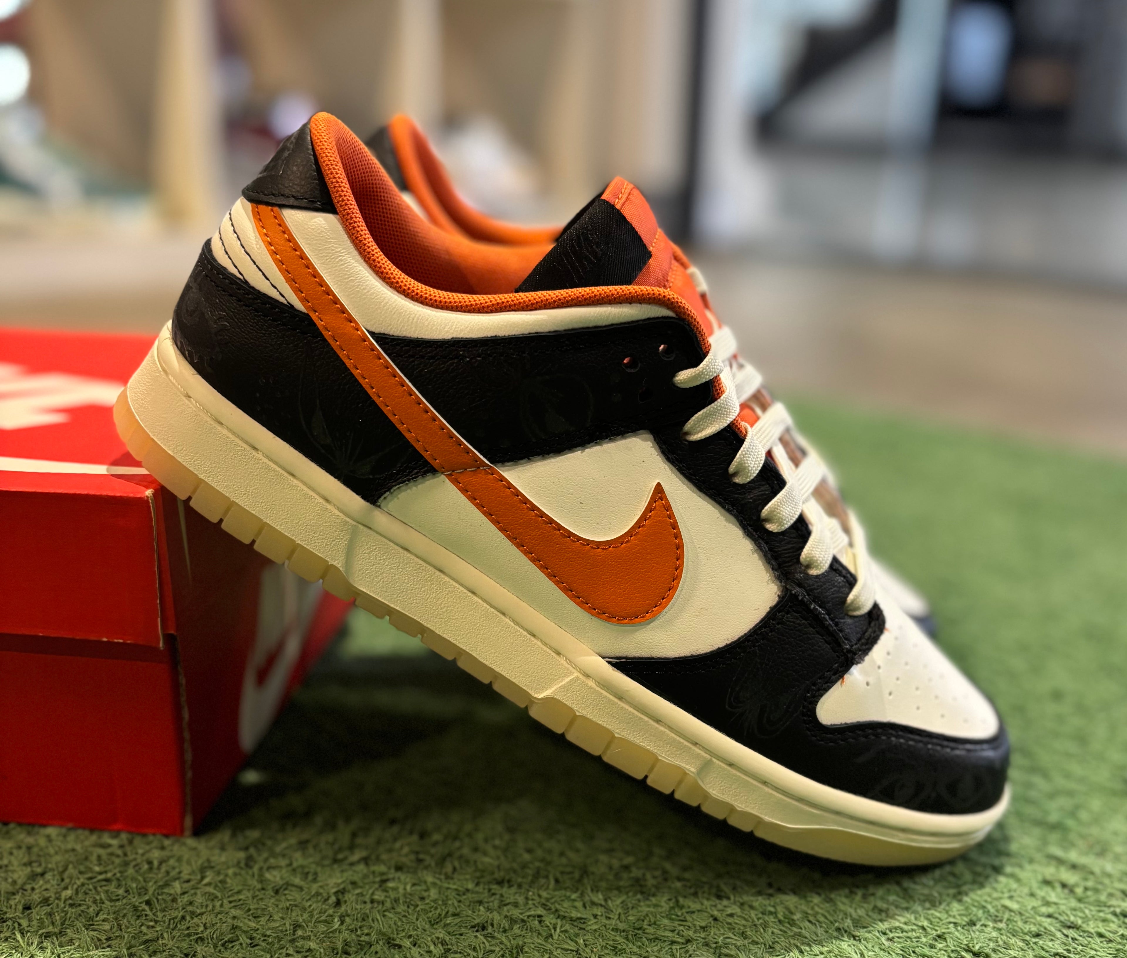 Nike Dunk Halloween