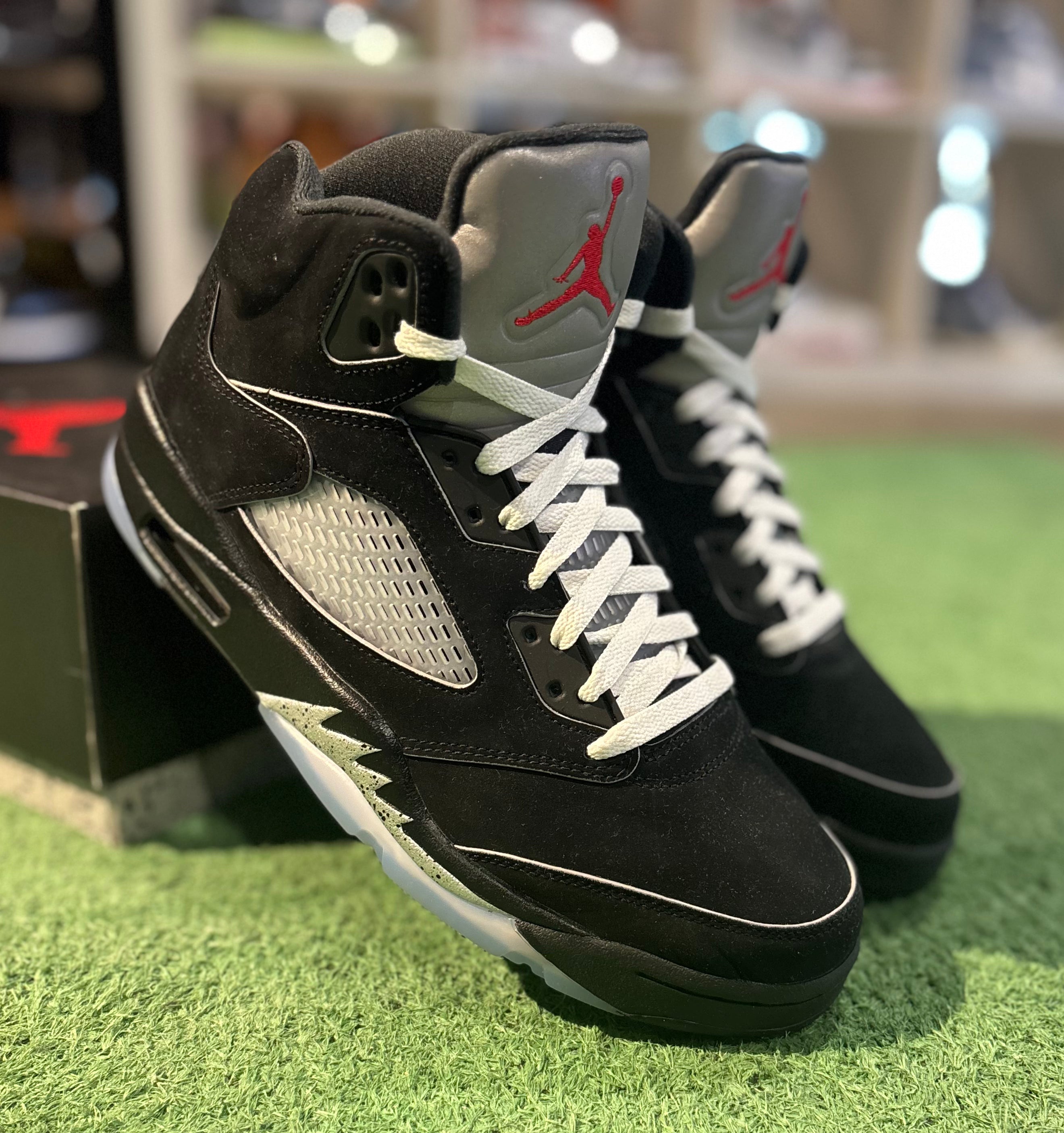 Jordan 5 Black Metallic 
VNDS