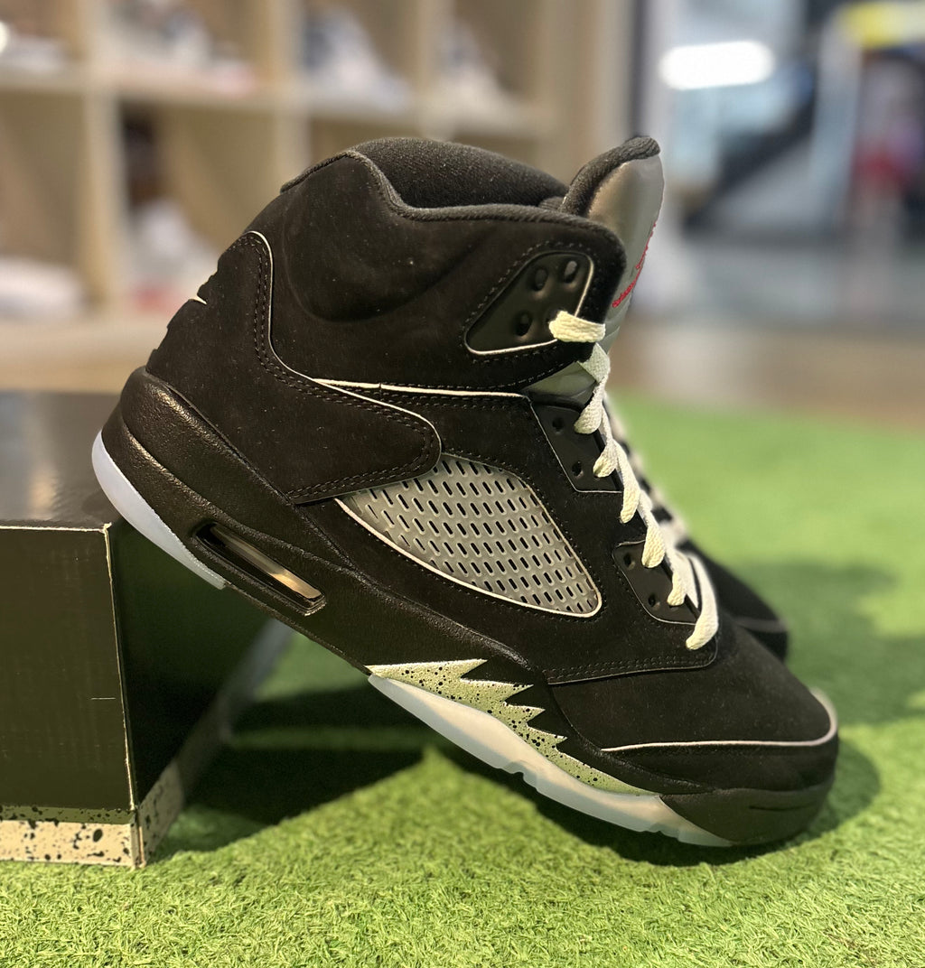 Jordan 5 Black Metallic 
VNDS